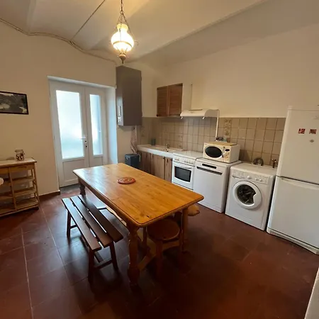 Hébergement de vacances Les Bancs D'autrefois, Maison Climatisee Avec Wifi Au Centre De
