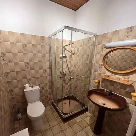 Les Bancs D'autrefois, Maison Climatisee Avec Wifi Au Centre De *
