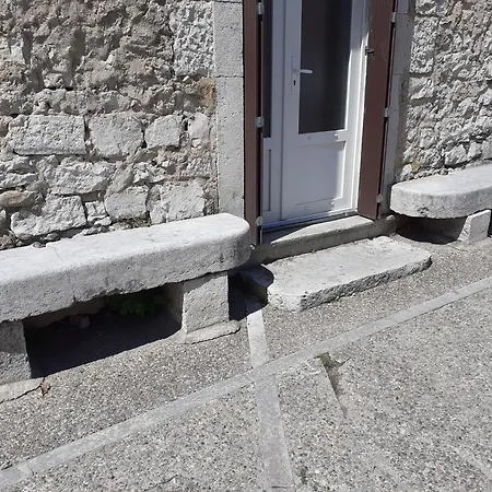 Hébergement de vacances Les Bancs D'autrefois, Maison Climatisee Avec Wifi Au Centre De *
